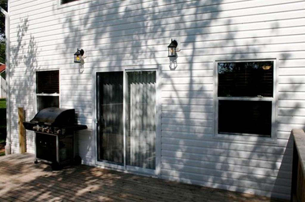 Lanes Riverhouse Inn & Cottages Montague Rum bild